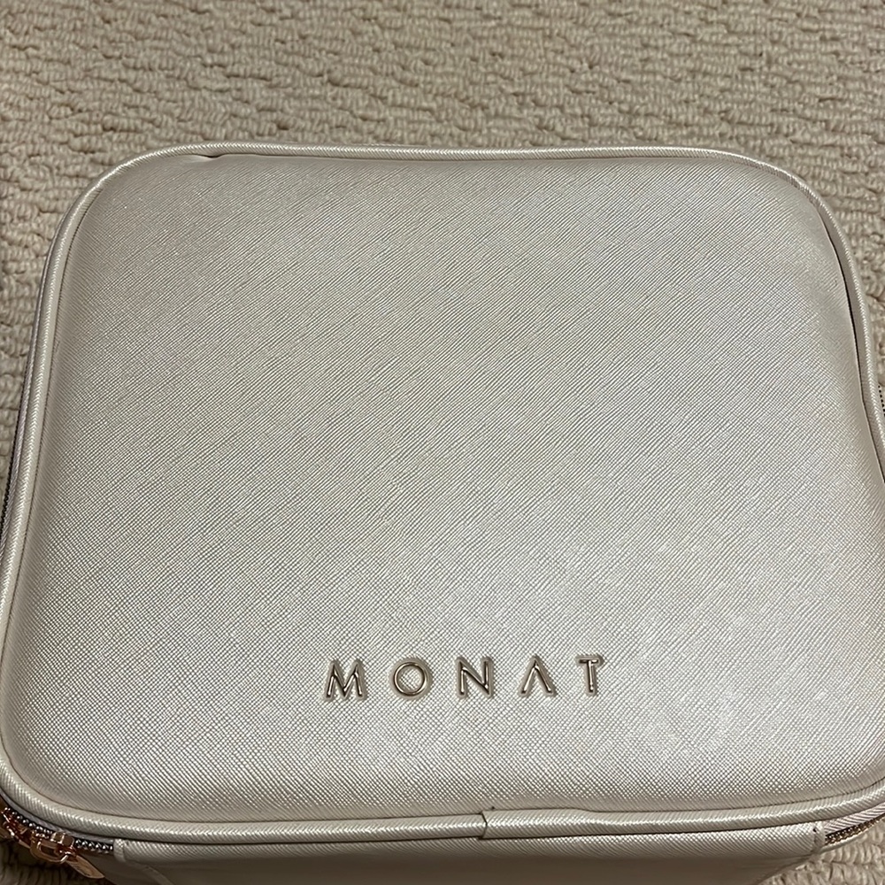 MONAT Metallic Cream Travel Cosmetic Case